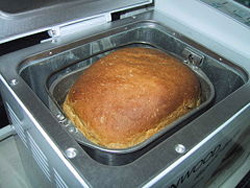 Разные модели хлебопечек позволяют испечь хлеб различный по своему весу: от 450 до 1500 граммов